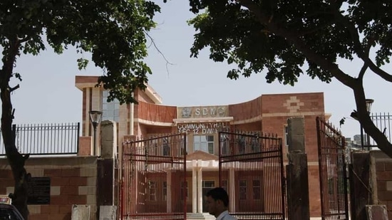 Leader of opposition and AAP councillor Prem Kumar Chauhan alleged that there were irregularities in payment of scholarships to SC/ST students of SDMC schools between the financial year 2013-14 and 2018-19.(HT Photo) Leader of opposition and AAP councillor Prem Kumar Chauhan alleged that there were irregularities in payment of scholarships to SC/ST students of SDMC schools between the financial year 2013-14 and 2018-19.(HT Photo)
