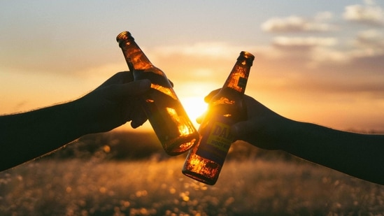 Delhi is now the only metropolitan city with the high drinking age – even in Mumbai, only hard liquor is barred for those under 25, while wine and beer is allowed at 21. In major global cities such as New York and London, the drinking age is 21 and 18 respectively. (Representative Image)(Unsplash) Delhi is now the only metropolitan city with the high drinking age – even in Mumbai, only hard liquor is barred for those under 25, while wine and beer is allowed at 21. In major global cities such as New York and London, the drinking age is 21 and 18 respectively. (Representative Image)(Unsplash)