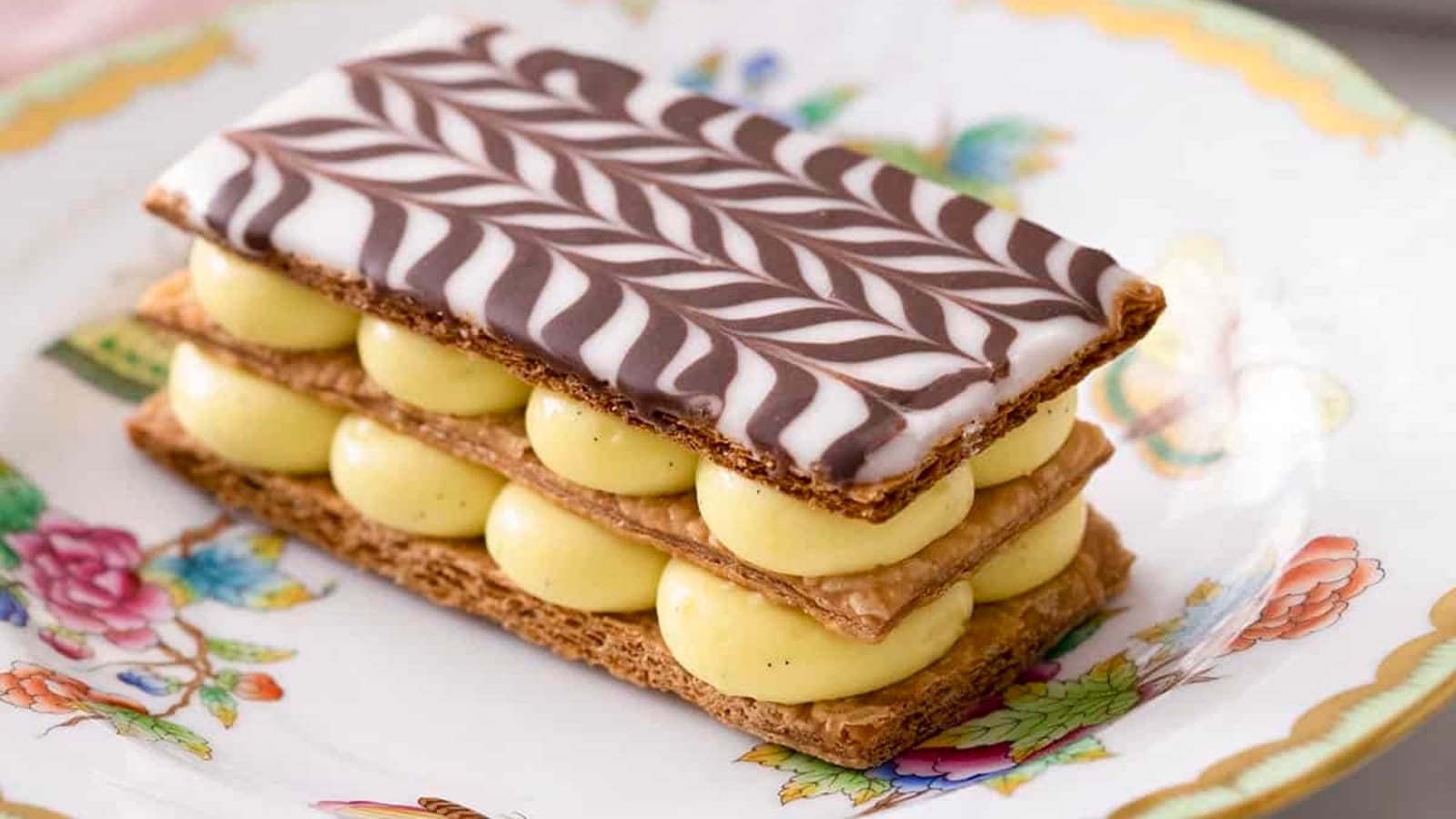 Recipe Expand Your Palate With This Delicious And Light Vanilla Mille Feuille Hindustan Times