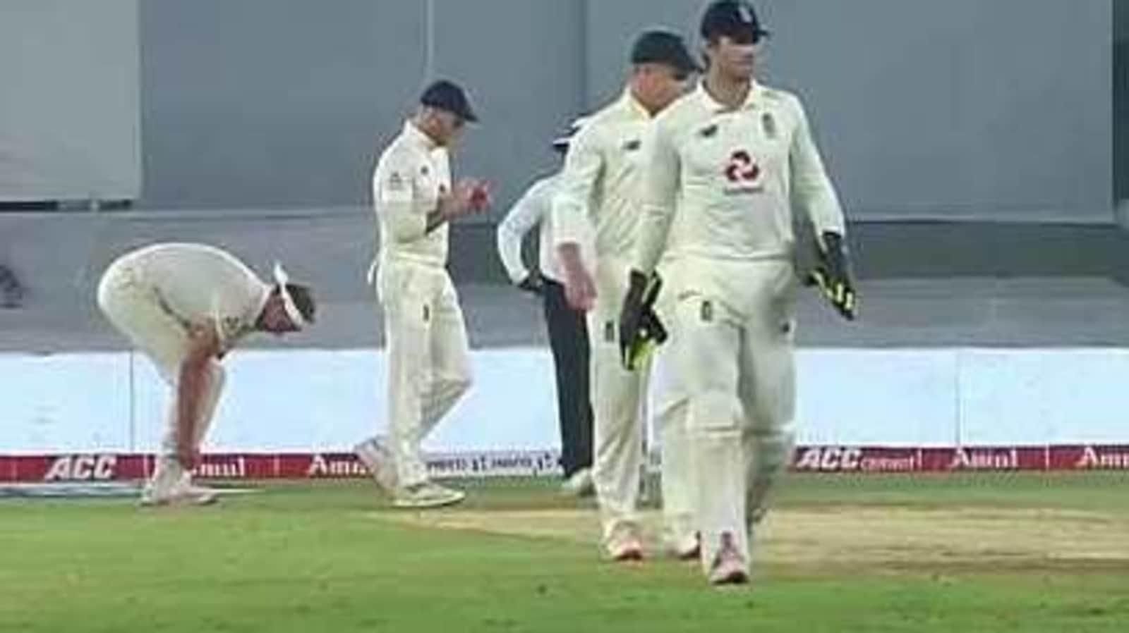 Ben Stokes caught applying saliva on the ball, umpires have a word during India vs England 3rd Test