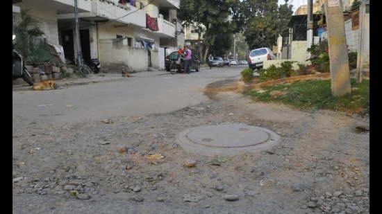 An internal road in a bad shape in Sector 47, Chandigarh. (Keshav Singh/HT) An internal road in a bad shape in Sector 47, Chandigarh. (Keshav Singh/HT)