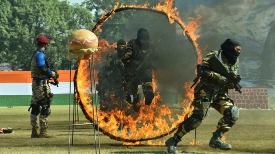 Women police commandos demonstrating their skills at their launch on Wednesday in Dehradun. (HT PHOTO) Women police commandos demonstrating their skills at their launch on Wednesday in Dehradun. (HT PHOTO)