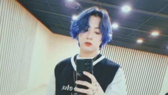 jungkook hair blue highlights