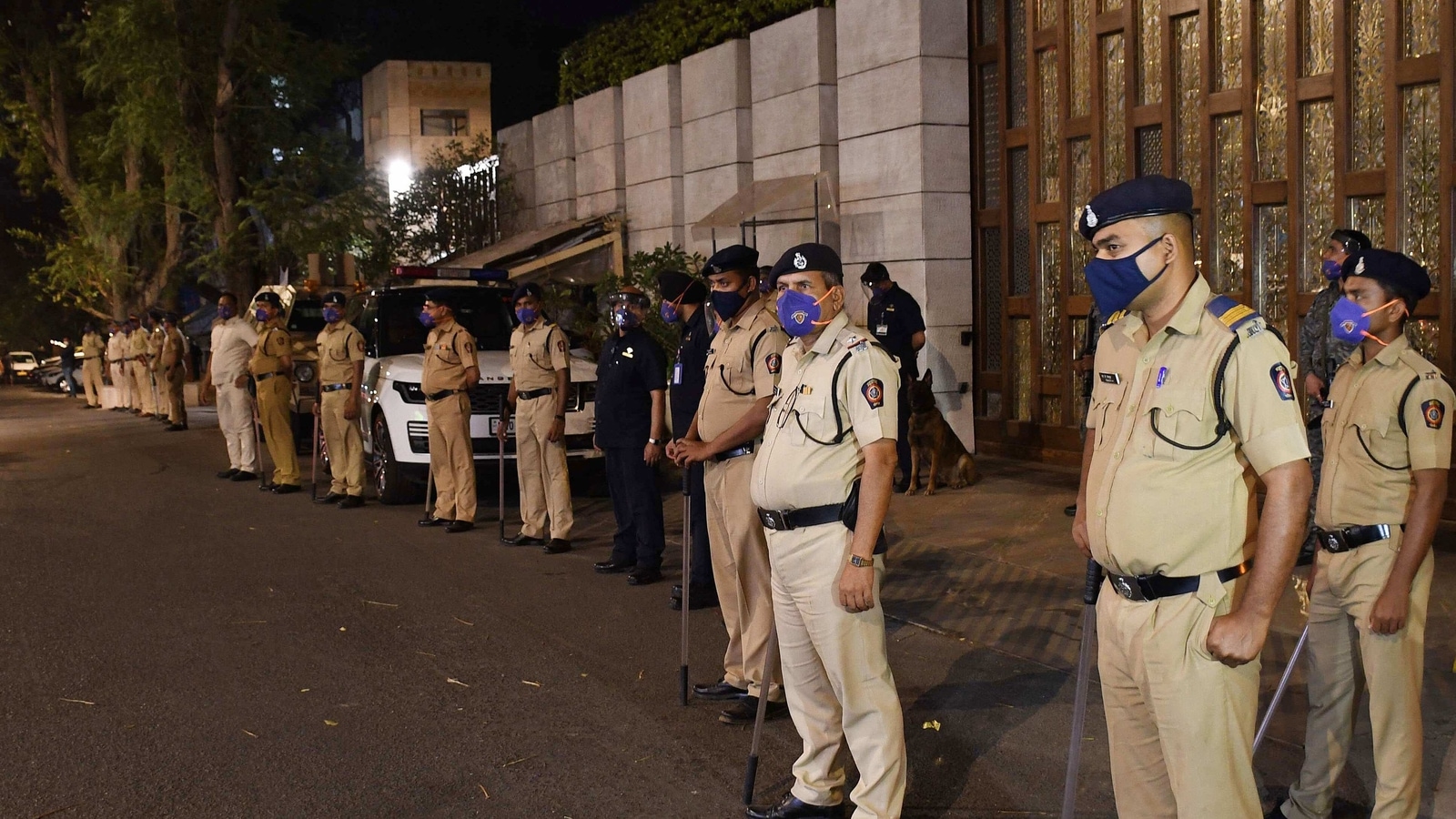 Car with explosives found near Mukesh Ambani’s residence