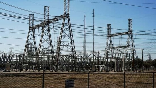 FILE PHOTO: An electrical substation is seen after winter weather caused electricity blackouts in Houston, Texas, U.S. February 20, 2021. REUTERS/Go Nakamura/File Photo(REUTERS)