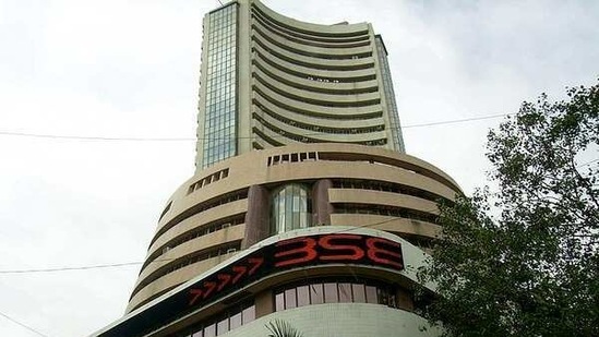 Market experts say NSE was more to blame and brokers have their hands tied in such situations. (ANI Photo) Market experts say NSE was more to blame and brokers have their hands tied in such situations. (ANI Photo)