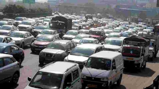 Heavy traffic jam on Gurugram- Delhi border at the expressway, in Gurugram. (File photo) Heavy traffic jam on Gurugram- Delhi border at the expressway, in Gurugram. (File photo)