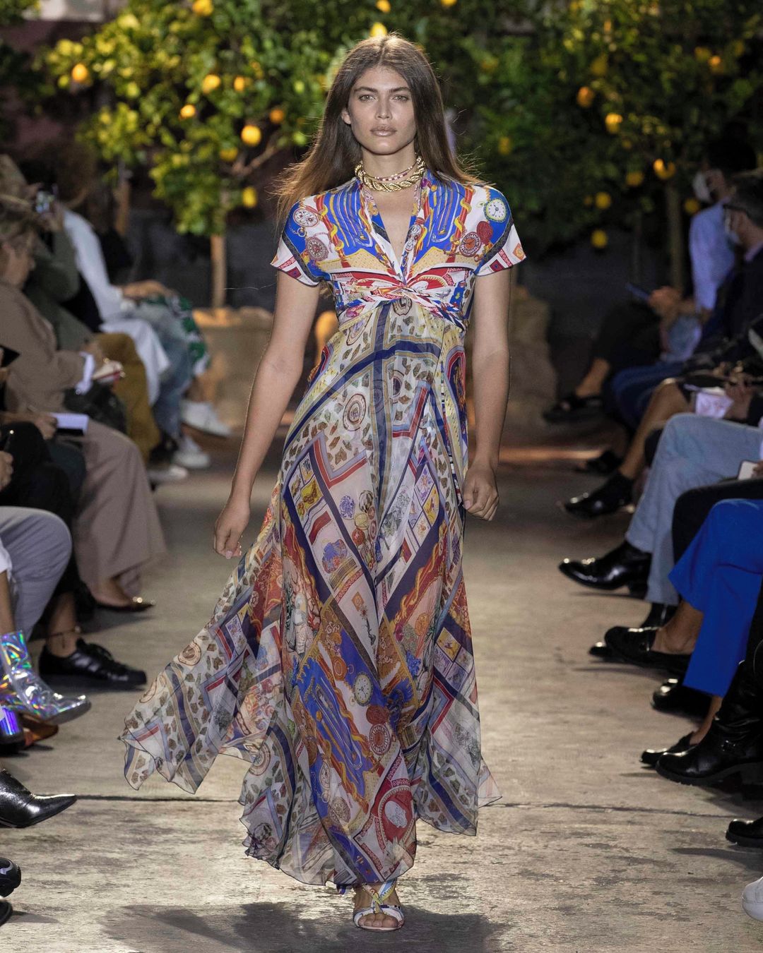 A model in a printed maxi dress (Photo: Instagram/Etro) A model in a printed maxi dress (Photo: Instagram/Etro)
