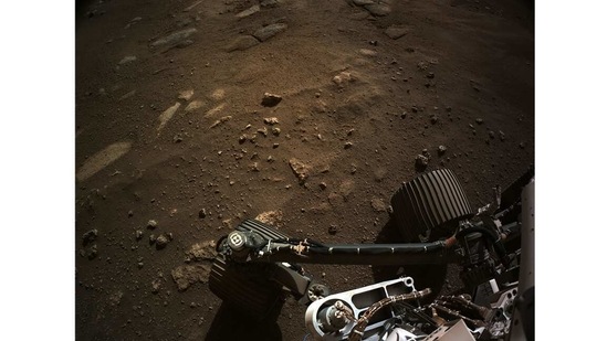A NASA image released on February 24 shows the Perseverance rover at its new home, on the Jezero Crater. The Mars 2020 Perseverance mission is part of NASA's Moon to Mars exploration approach, which includes Artemis missions to the Moon that will help prepare for human exploration of the Red Planet.( NASA / JPL-CALTECH via AFP)