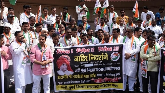 NCP workers protest against ED probe against NCP chief Sharad Pawar in Maharashtra State Cooperative (MSC) Bank scam case. (HT FILE) NCP workers protest against ED probe against NCP chief Sharad Pawar in Maharashtra State Cooperative (MSC) Bank scam case. (HT FILE)