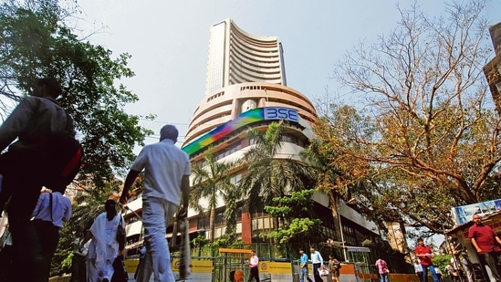 Sensex plunges nearly 2,000 points, Nifty down 568 points to end at 14,529(MINT_PRINT) Sensex plunges nearly 2,000 points, Nifty down 568 points to end at 14,529(MINT_PRINT)