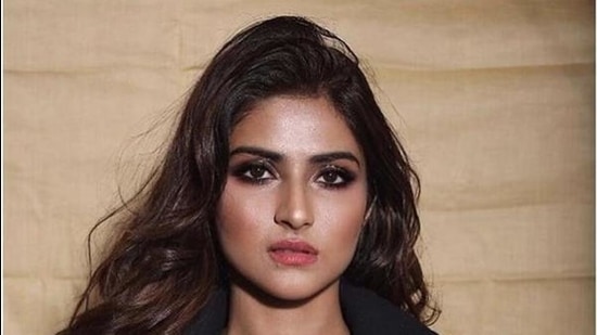 Actor Pranutan is the daughter of actor Mohnish Bahl.