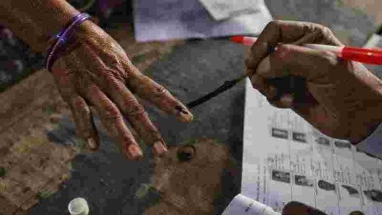 Darjeeling will go for the polling in the fifth phase on April 17.(PTI file photo) Darjeeling will go for the polling in the fifth phase on April 17.(PTI file photo)