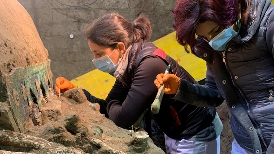 Archeologists uncover an ancient ceremonial carriage in a dig near the ancient Roman city of Pompeii, destroyed in 79 AD in volcanic eruption, Italy,(Reuters)