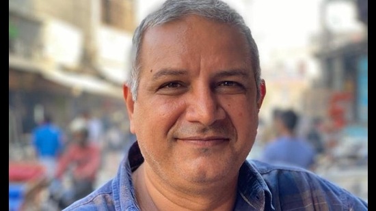 Kumud Mishra while shooting for ‘Mission Majnu’ in Lucknow. (Photo courtesy: Sharib Hashmi) Kumud Mishra while shooting for ‘Mission Majnu’ in Lucknow. (Photo courtesy: Sharib Hashmi)