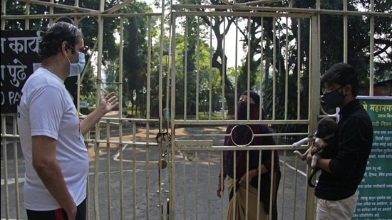 as residents were violating Covid norms, PMC decided to close down the gardens in June last year. (Ravindra Joshi/HT PHOTO)