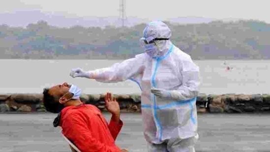 Cabinet secretary Rajiv Gauba asked the states to enforce Covid appropriate behaviour and deal firmly with any violations of such norms, to further prevent the spread of the disease.(HT Photo) Cabinet secretary Rajiv Gauba asked the states to enforce Covid appropriate behaviour and deal firmly with any violations of such norms, to further prevent the spread of the disease.(HT Photo)