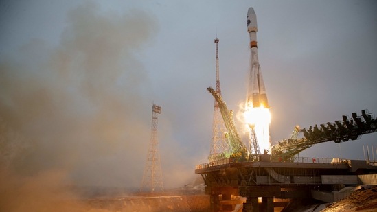 Russia Launches Space Satellite Arktika-M To Monitor Climate In Arctic ...