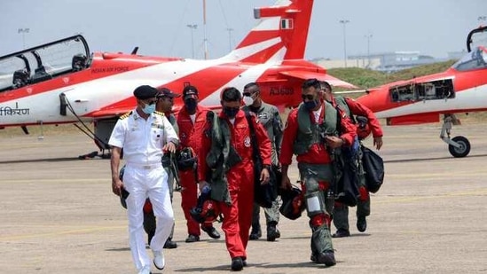 Indian Air Force (IAF) arrives to participate in the 70th anniversary of the Sri Lanka Air Force, in Colombo. (ANI Photo)