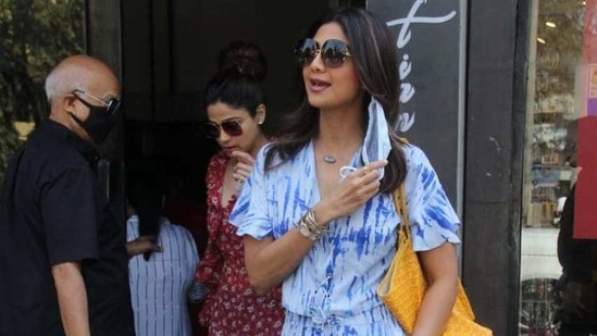 The mother-of-two wore a white and blue set of comfy top and baggy pants.(Varinder Chawla)