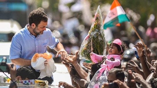 Congress leader Rahul Gandhi during his election campaign ahead of Tamil Nadu assembly polls, in Tuticorin district.(PTI)