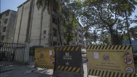 Of the 127 buildings that have currently been sealed in Mumbai, S ward (Bhandup, Powai and Vikhroli) houses the highest (18) number of structures. (HT File) Of the 127 buildings that have currently been sealed in Mumbai, S ward (Bhandup, Powai and Vikhroli) houses the highest (18) number of structures. (HT File)
