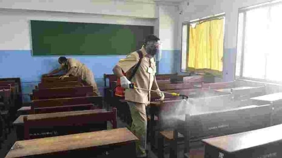 While schools in other parts of the state reopened for Classes 9 to 12, those in the city are still not allowed to reopen pending approval from the BMC. (Anshuman Poyrekar/HT PHOTO) While schools in other parts of the state reopened for Classes 9 to 12, those in the city are still not allowed to reopen pending approval from the BMC. (Anshuman Poyrekar/HT PHOTO)