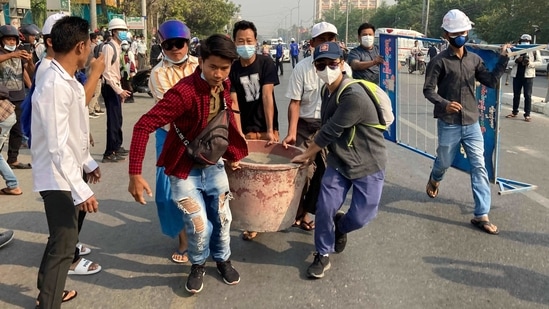 Junta leader General Min Aung Hlaing has said authorities have been using minimal force. Nevertheless, at least three protesters have died over the days of turmoil. The army said a policeman has been killed in the unrest.(AP) Junta leader General Min Aung Hlaing has said authorities have been using minimal force. Nevertheless, at least three protesters have died over the days of turmoil. The army said a policeman has been killed in the unrest.(AP)