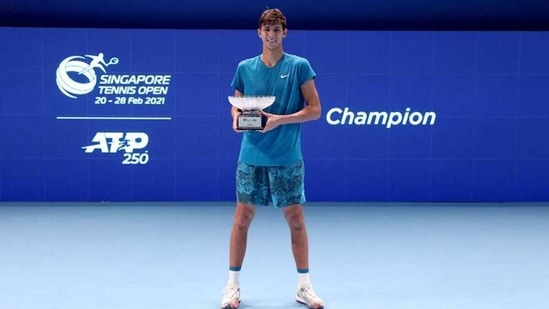 Alexei Popyrin of Australia holds the winner's trophy. (Getty Images) Alexei Popyrin of Australia holds the winner's trophy. (Getty Images)