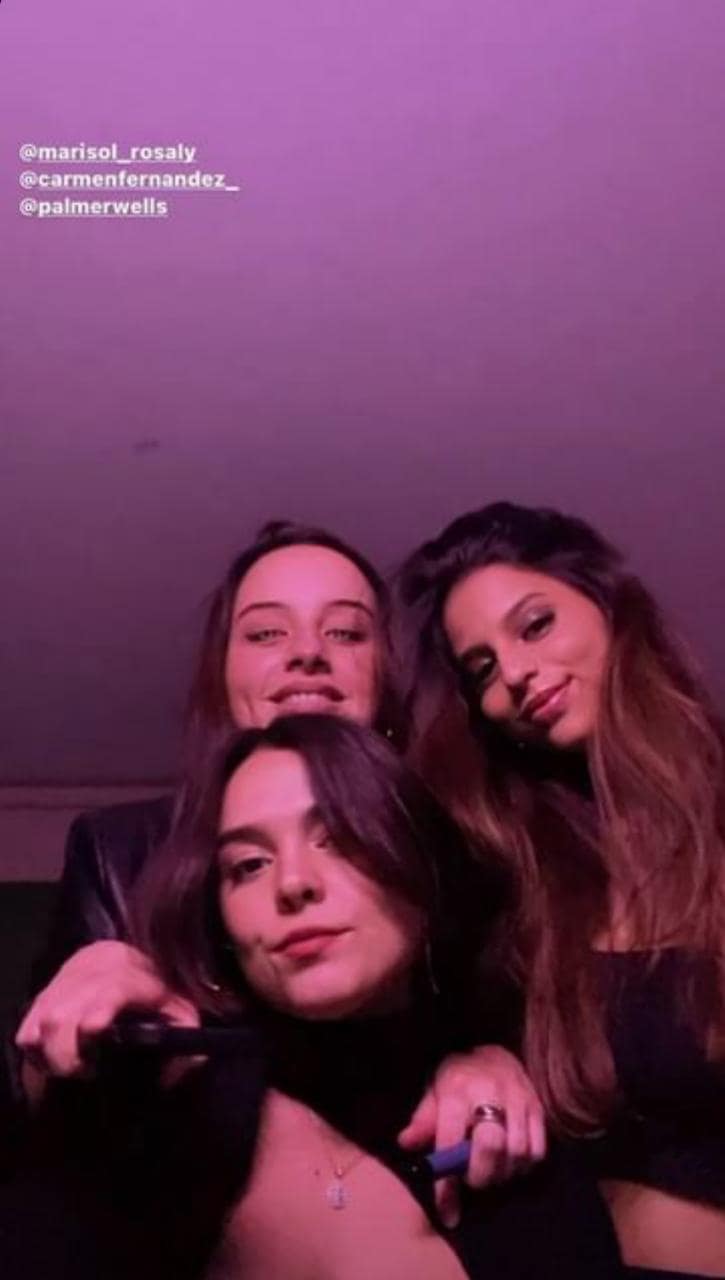 Suhana Khan with her friends. Suhana Khan with her friends.