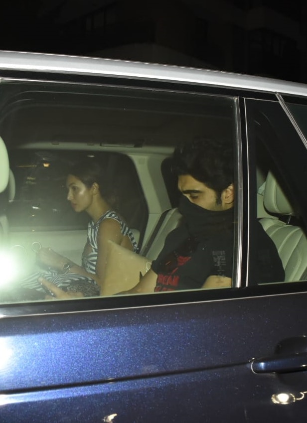 Arjun Kapoor and Malaika Arora arrive at Saif Ali Khan and Kareena Kapoor Khans residence.(Varinder Chawla)