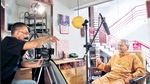 Ranjan Kamath recording the life story of Kannada filmmaker Girish Kasaravalli. Kamath has published 20 such histories on YouTube. They include celebrities and ordinary folks. Ranjan Kamath recording the life story of Kannada filmmaker Girish Kasaravalli. Kamath has published 20 such histories on YouTube. They include celebrities and ordinary folks.