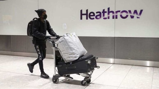 Heathrow has been hit particularly hard by the pandemic since it relies on long-haul markets that have been all-but wiped out. February 15, 2021. REUTERS/Hannah McKay/Files(REUTERS)