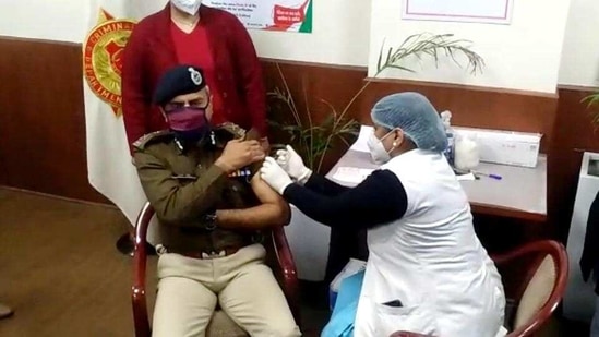 The country's active caseload mounted to 168,627 and 11,288 patients of the coronavirus disease recovered between Sunday and Monday morning, The country's active caseload mounted to 168,627 and 11,288 patients of the coronavirus disease recovered between Sunday and Monday morning,