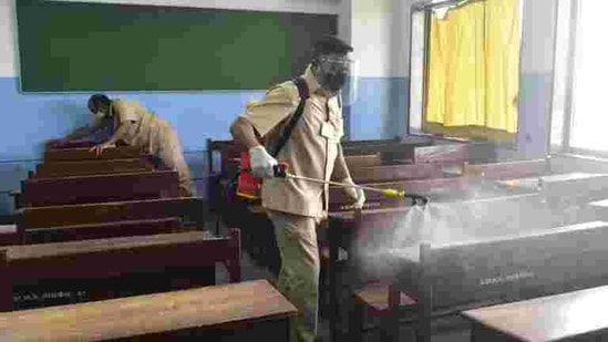 While schools in other parts of the state reopened for Classes 9 to 12, those in the city are still not allowed to reopen pending approval from the BMC. (Anshuman Poyrekar/HT PHOTO) While schools in other parts of the state reopened for Classes 9 to 12, those in the city are still not allowed to reopen pending approval from the BMC. (Anshuman Poyrekar/HT PHOTO)