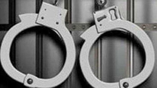 The two men were arrested Friday from RK Puram with four firearms, four cartridges, and a cellphone that contained a photograph of Pandit, which Kumar had allegedly sent them.(HT Archives. Representative image) The two men were arrested Friday from RK Puram with four firearms, four cartridges, and a cellphone that contained a photograph of Pandit, which Kumar had allegedly sent them.(HT Archives. Representative image)