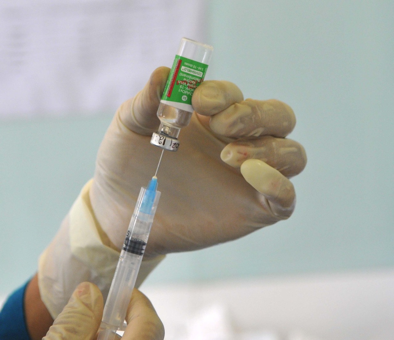 A vial of Serum Institute of India's Covishield being prepared for vaccination at Civil Hospital Sector 45 in Chandigarh. Keshav Singh/Hindustan Times(Keshav Singh/Hindustan Times) A vial of Serum Institute of India's Covishield being prepared for vaccination at Civil Hospital Sector 45 in Chandigarh. Keshav Singh/Hindustan Times(Keshav Singh/Hindustan Times)