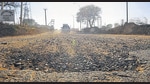 The dividing road of Sectors 78 and 79 in Mohali in a dilapidated condition. (Keshav Singh/HT) The dividing road of Sectors 78 and 79 in Mohali in a dilapidated condition. (Keshav Singh/HT)