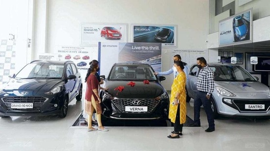 The growth was due to continuing demand for affordable, fuel-efficient hatchbacks as people opted for personal mobility.(Rahul Raut/HT Photo) The growth was due to continuing demand for affordable, fuel-efficient hatchbacks as people opted for personal mobility.(Rahul Raut/HT Photo)