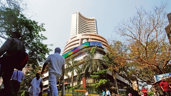On the Sensex chart, M&M, NTPC, Bajaj Auto, Tech Mahindra, TCS and Maruti emerged as top gainers.(Mint) On the Sensex chart, M&M, NTPC, Bajaj Auto, Tech Mahindra, TCS and Maruti emerged as top gainers.(Mint)