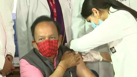 Union health minister Harsh Vardhan took the Covid-19 vaccine on Tuesday(ANI Twitter)