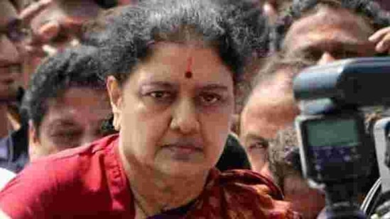 Sasikala, whom the AIADMK expelled in 2017 continues to identify herself as the party’s general secretary.(PTI file photo)