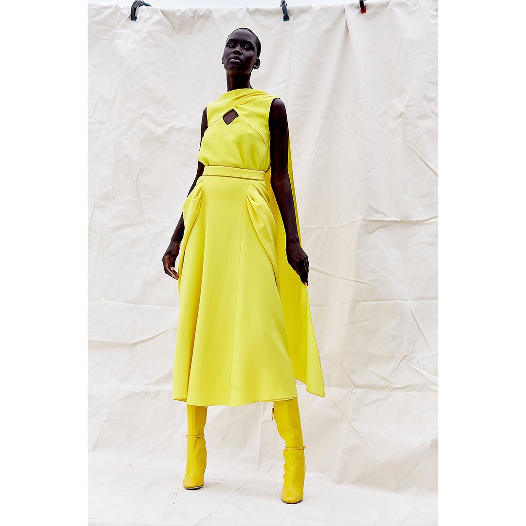 A vibrant yellow look by Roksanda Ilinčić with a peekaboo cutout detail on the bust (Photo: Instagram/RoksandaIlinčić) A vibrant yellow look by Roksanda Ilinčić with a peekaboo cutout detail on the bust (Photo: Instagram/RoksandaIlinčić)