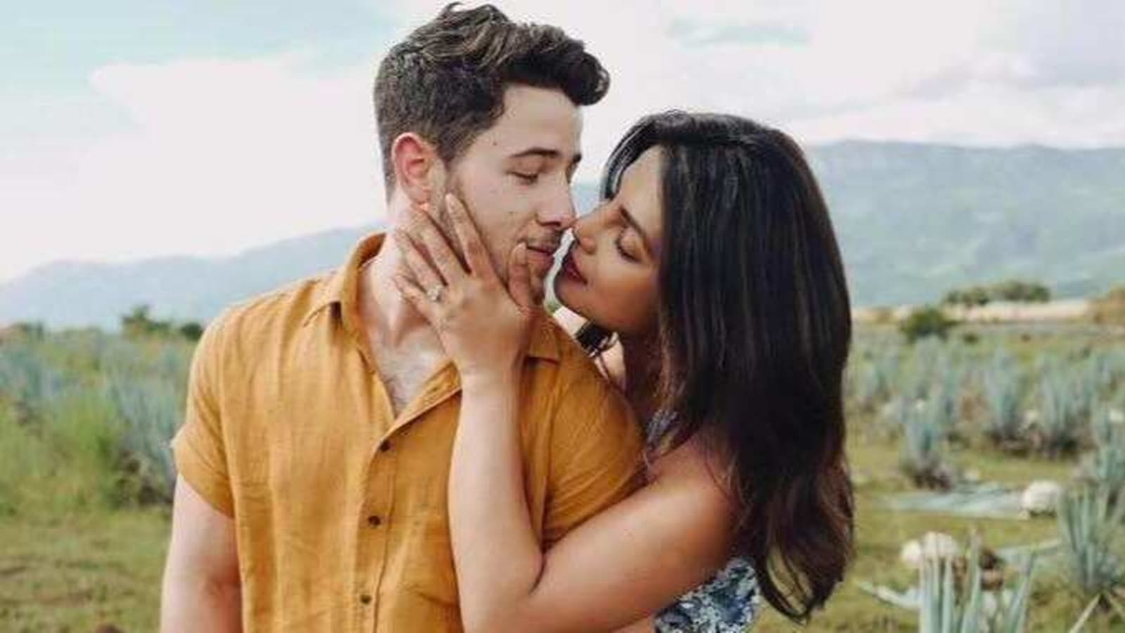 Nick Jonas erinnert sich, dass er „getrennt“ war, als Priyanka Chopra The Matrix 4 in Deutschland drehte