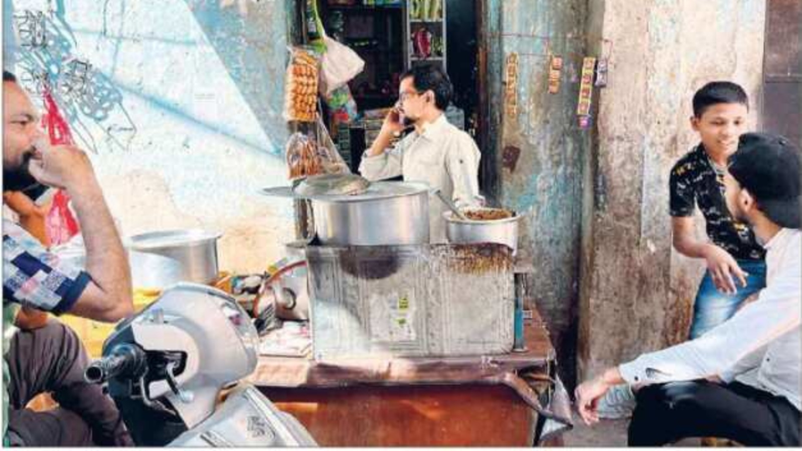 Delhiwale: Razia Sultan’s local chai stall | Latest News Delhi ...