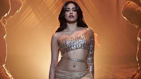 Janhvi Kapoor in Nadiyon Paar from Roohi(Instagram) Janhvi Kapoor in Nadiyon Paar from Roohi(Instagram)