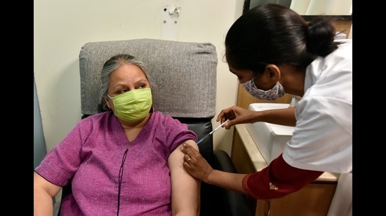 There have been major state-level differences in the burden and mortality from Covid-19. Deploy vaccines accordingly and prioritise affected areas (Sanjeev Verma/HT PHOTO) There have been major state-level differences in the burden and mortality from Covid-19. Deploy vaccines accordingly and prioritise affected areas (Sanjeev Verma/HT PHOTO)