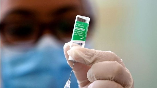 A file photo of a health care worker preparing to administer a dose of the Oxford University-AstraZeneca vaccine. (REUTERS) A file photo of a health care worker preparing to administer a dose of the Oxford University-AstraZeneca vaccine. (REUTERS)