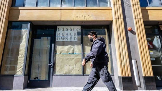 The figures suggest that employment gains are being held back by pandemic-related constraints on businesses and economic activity. Even so, many economists expect a continued improvement in the labor market in the coming months as Covid-19 vaccinations pick up and virus concerns ease. (Representative Image)(AFP) The figures suggest that employment gains are being held back by pandemic-related constraints on businesses and economic activity. Even so, many economists expect a continued improvement in the labor market in the coming months as Covid-19 vaccinations pick up and virus concerns ease. (Representative Image)(AFP)