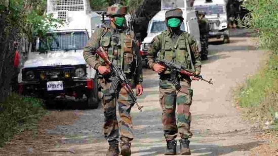 Army jawans at the encounter site in Amshipora area of Shopian on July 18. The army claims three unidentified militants were killed in the encounter.(ANI) Army jawans at the encounter site in Amshipora area of Shopian on July 18. The army claims three unidentified militants were killed in the encounter.(ANI)